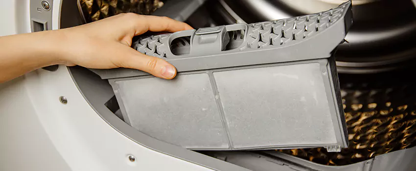 Signs Of A Clogged Dryer Lint Trap in Lincoln Estates, Florida